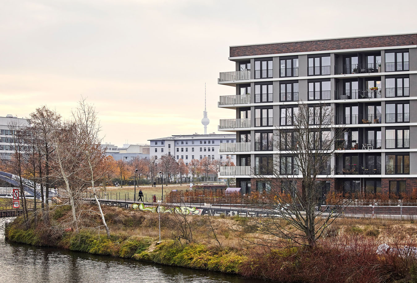 Wohnblock am Nordhafen – Cramer Neumann Architekten, Capattistaubach Urbane Landschaften