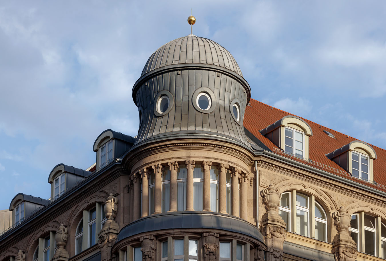 Detail Eckhaus Schauspielhaus und die Hochschule für Musik von Manfred Prasser, Dietrich Kobe und Ernst Wallis