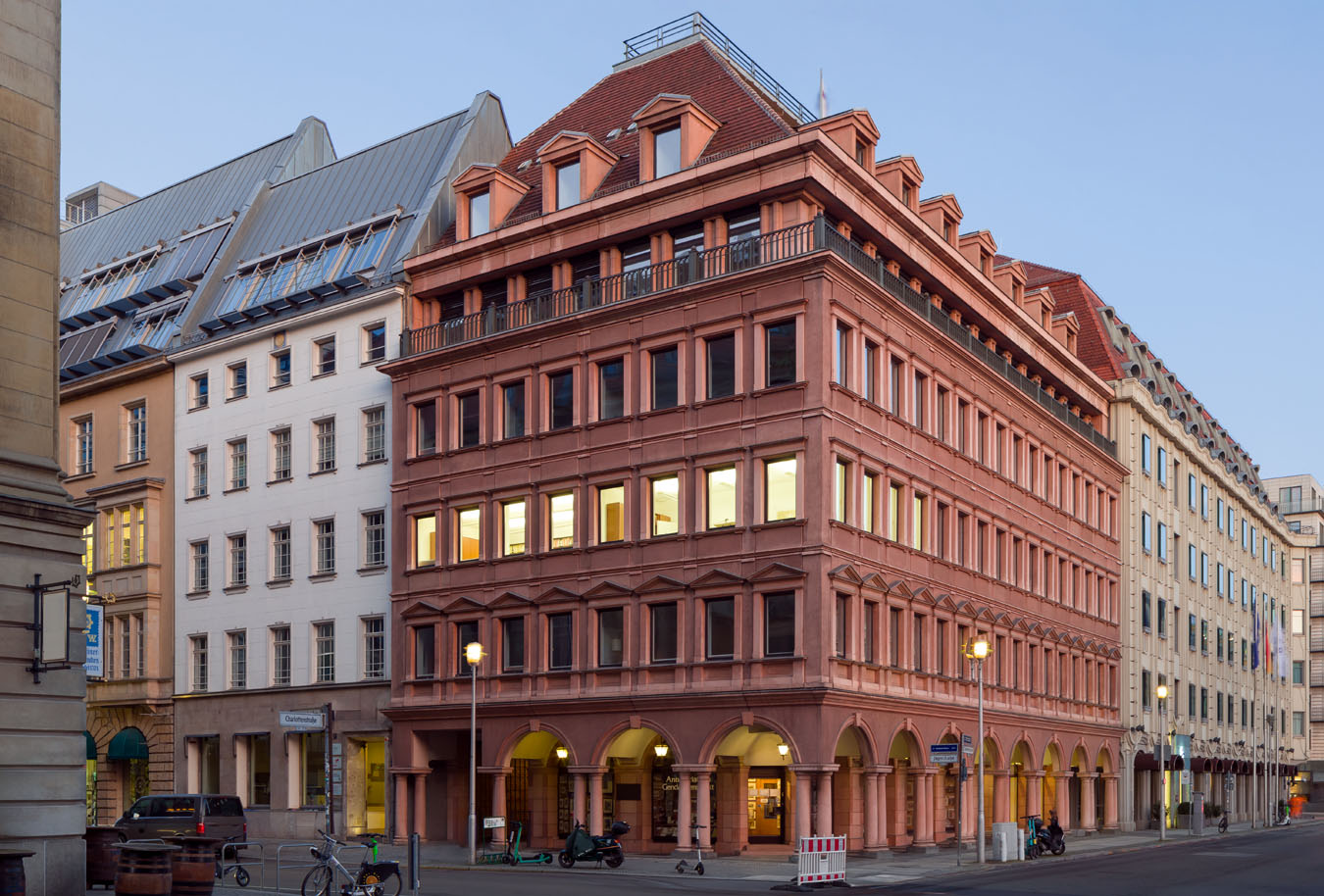 Eckhaus Otto-Nuschke-Haus von Manfred Prasser und Günter Boy