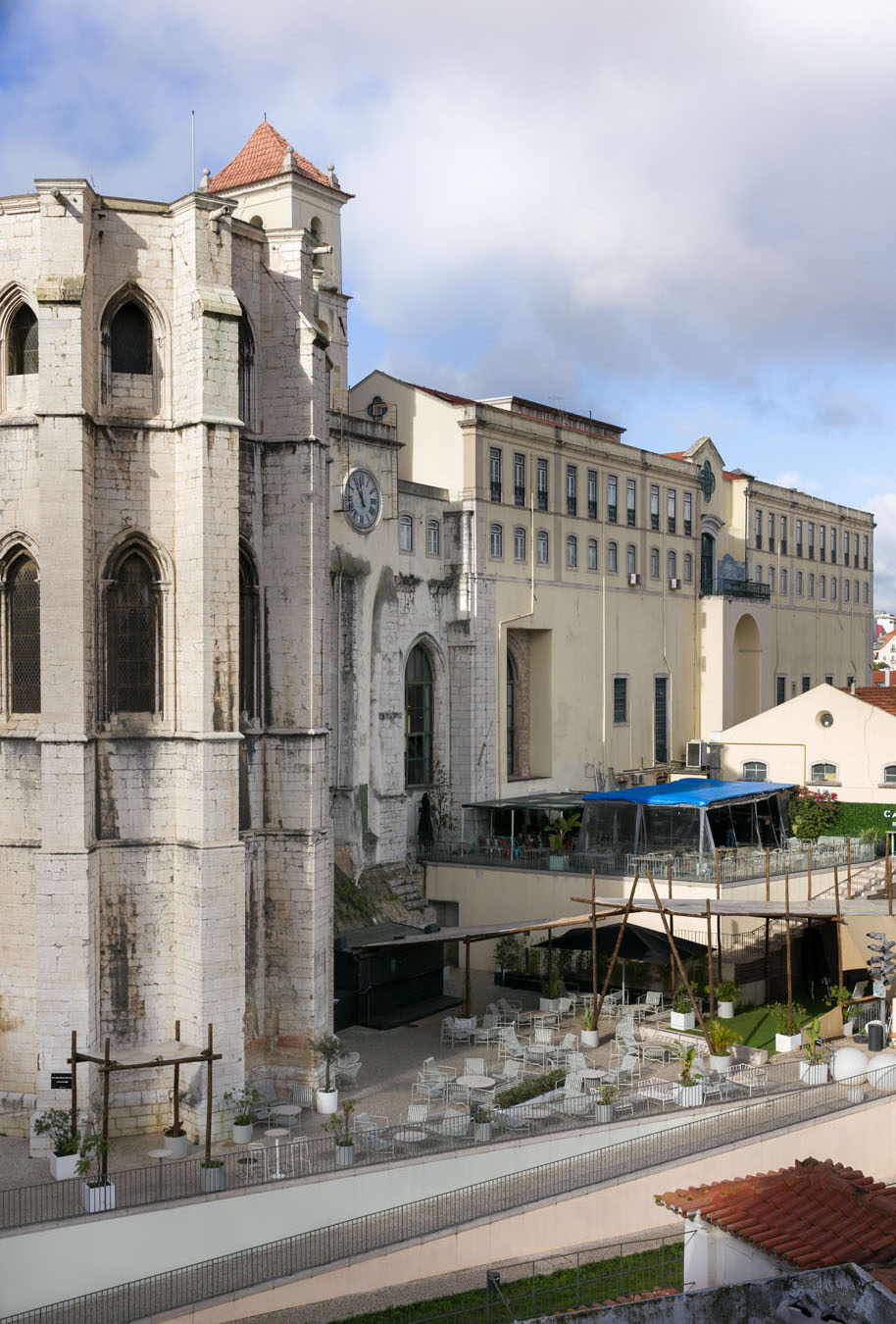 Das Convento do Carmo ist eine Ruine und ein Mahnmal des Erdbebens von 1755 und heute Teil der Stadtidentität.