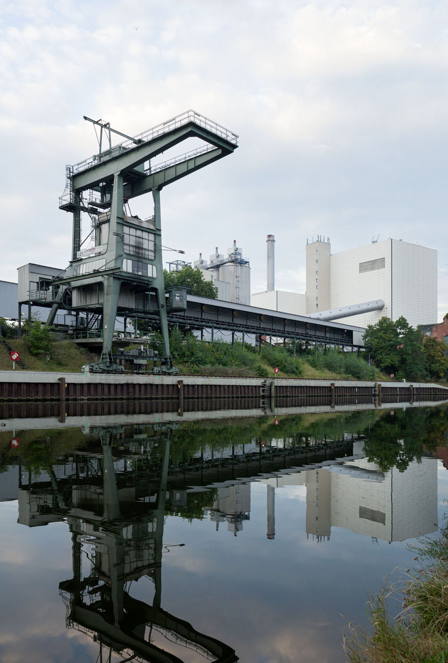 Am Westhafen · Stefan Dauth © VG Bild-Kunst, Bonn 2025