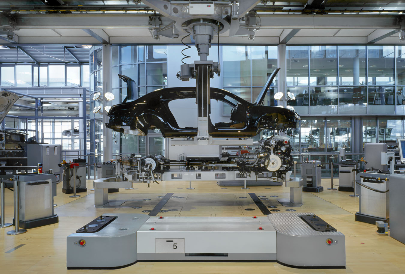 Industriefotografie in der Gläserne Manufaktur, Volkswagen Dresden. Hochzeit - Produktions- und Montageprozesse.