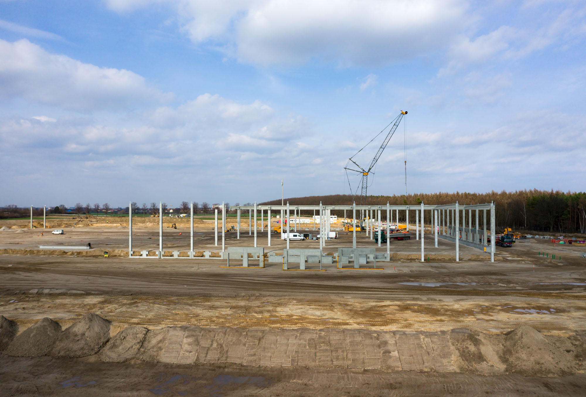 Drohnenfotografie - Im Vordergrund sind die Tiefbauarbeiten der Unternehmensgruppe HAGEDORN zu sehen.