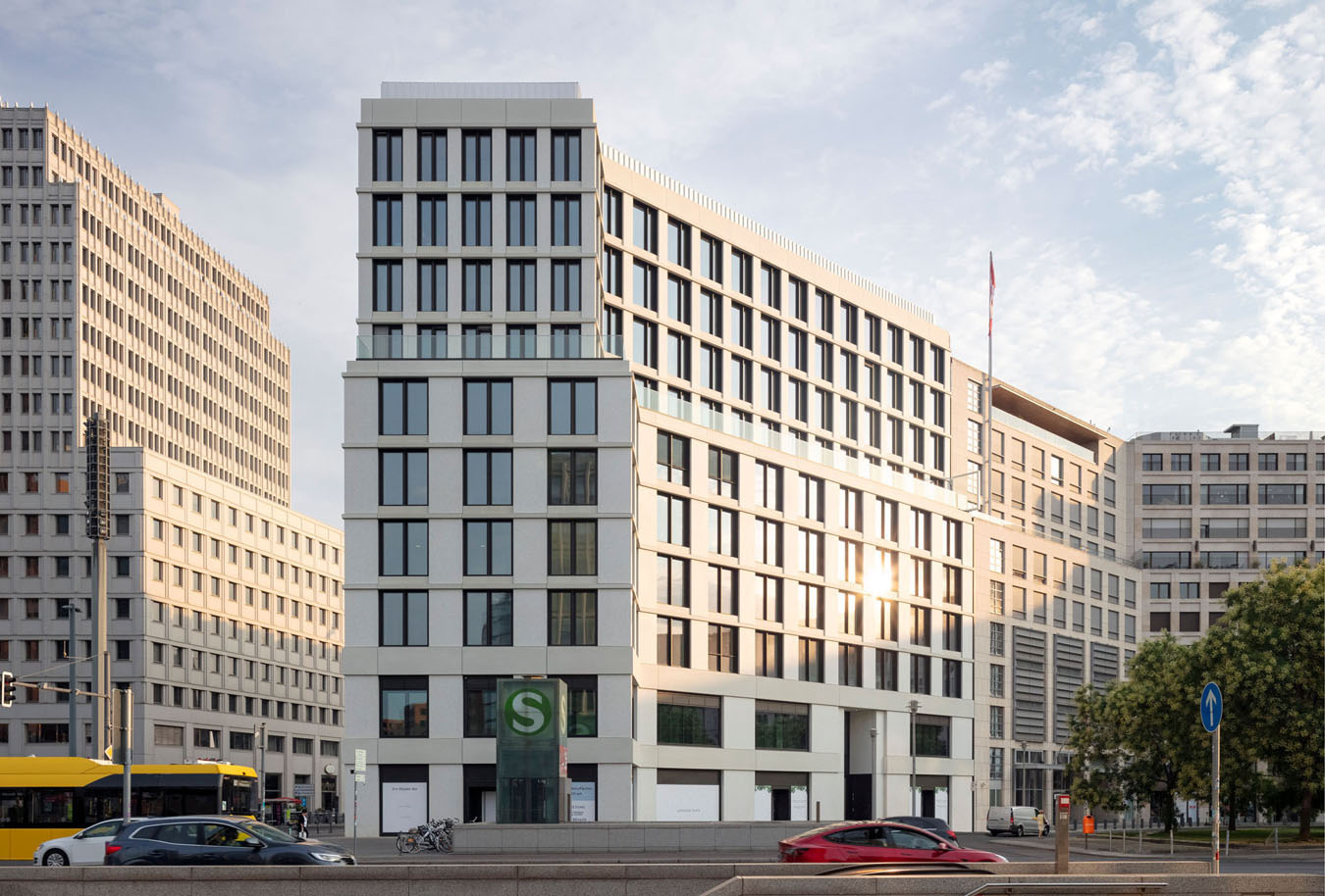 Büro- und Geschäftshaus: léonwohlhage, Leipziger Platz in Berlin.