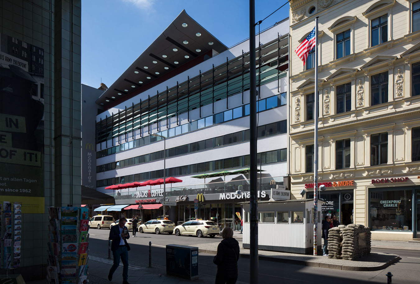 Checkpoint Charlie, Konsum