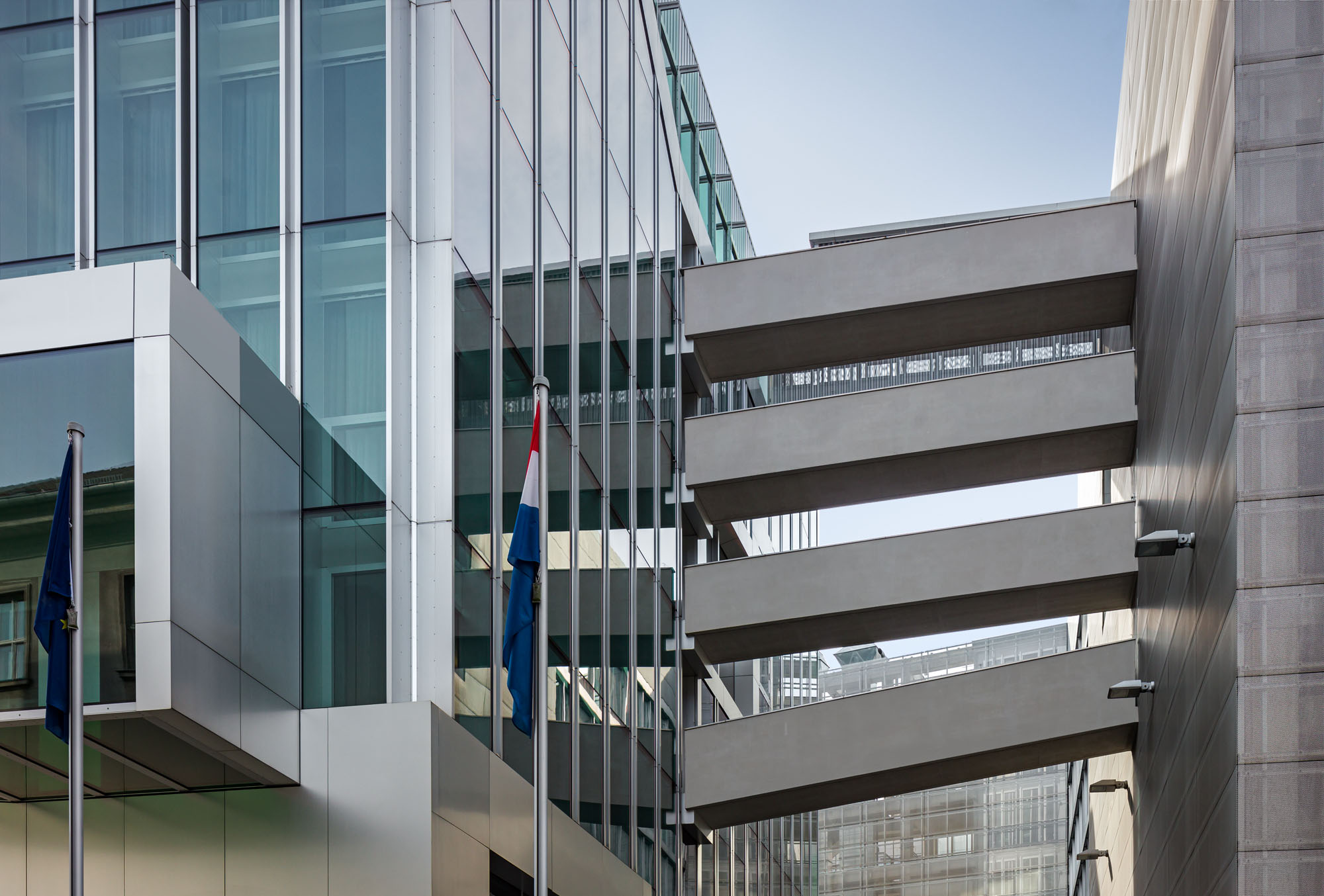 Botschaftsgebäude in Berlin von Rem Koolhaas (OMA – Office for Metropolitan Architecture)