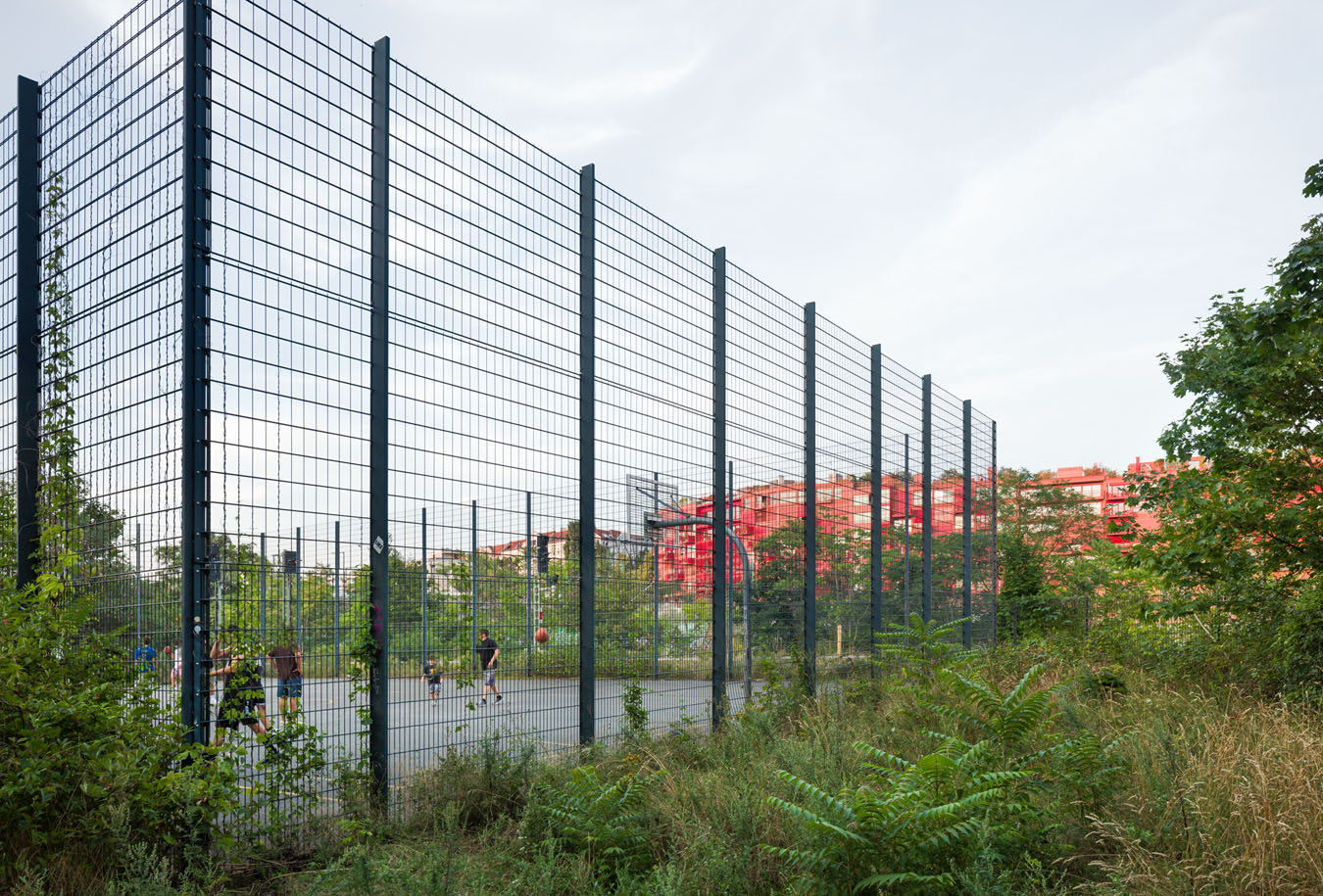 Am Lokdepot, Berlin – Sport- und Freiflächen am Gleisdreieck verbinden das neue Wohnquartier mit dem öffentlichen Stadtraum.